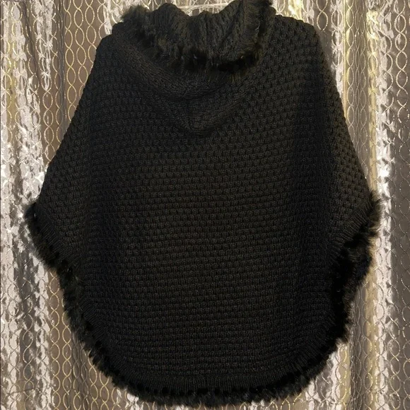 Fabulous Black Chunky Knit Hooded Poncho Sweater with Fur Trim & Button Closure - Picture 6 of 10
